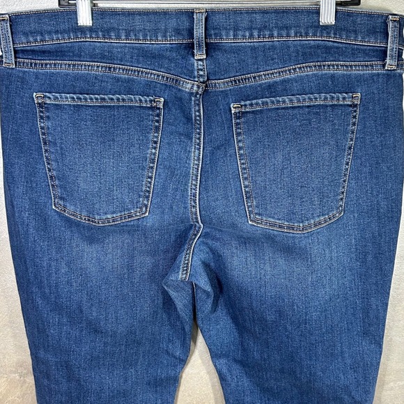 Old Navy Size 16 Boyfriend Mid Rise Jeans Built In Warm Denim Blue Women's - Picture 12 of 12